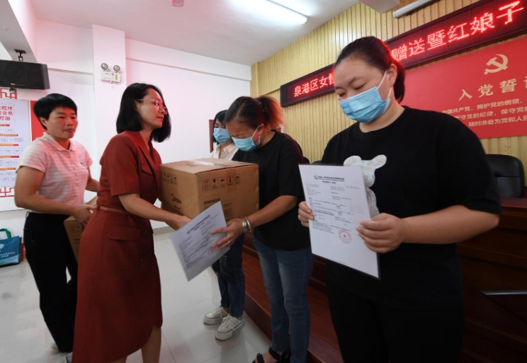 基金一季报出炉：明星基金司理坚持高仓位 看好港股、科技
