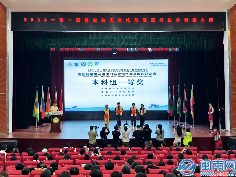 继杜润旺、周琦后，男篮国手徐杰成为传祺新能源E9车主