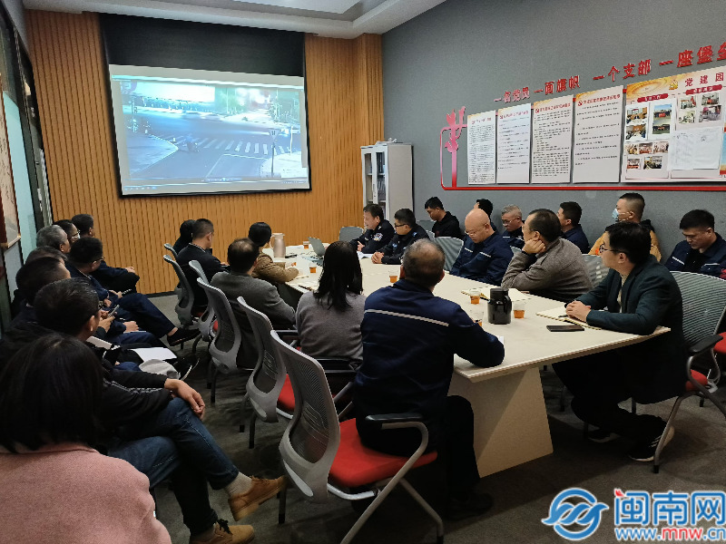 漳州开发区交警大队：交通安全进企业 警企携手“话”安全