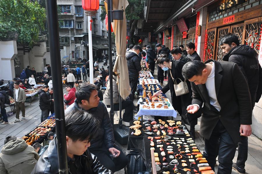 中央组织部从代中央管理党费中划拨5000万元用于西藏抗震救灾