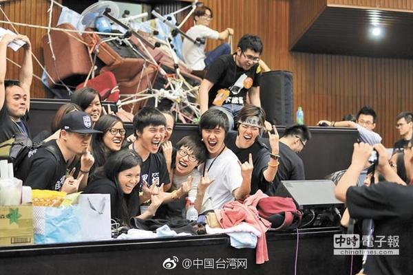 遭遇“小人国”消费陷阱如何维权？（新闻看法）