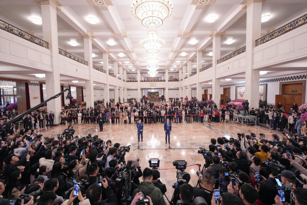 中国制造业的关键时刻：从出口产品到输出制造能力和品牌