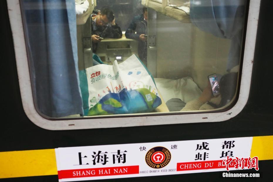 早读｜外卖之争 背面是万亿蓝海商场之争