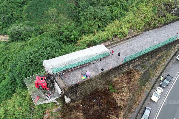 泸州老窖拍卖会：“聂远封坛酒”拍出6000元/斤