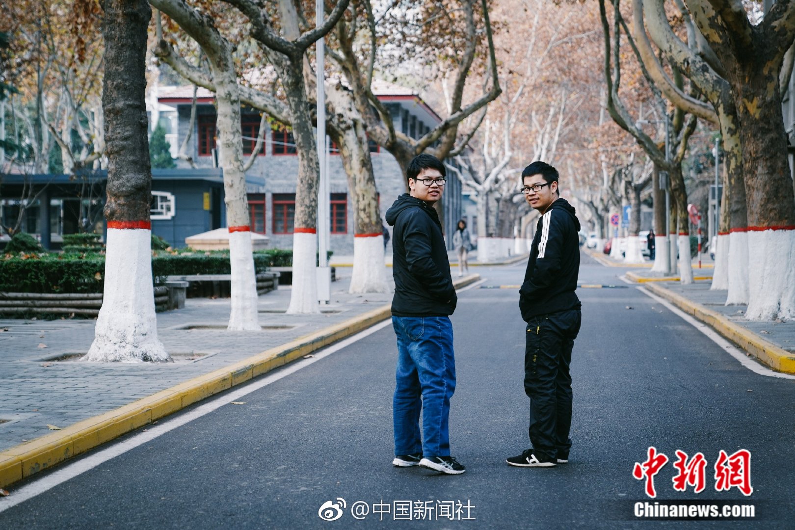 【财闻联播】油价下调！谷歌将付出25亿索赔！京东美团纷繁发声